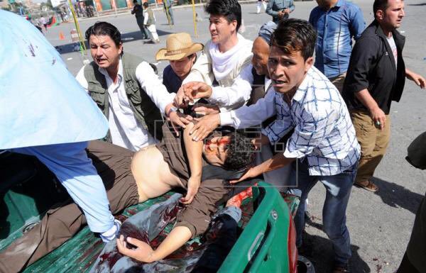 murtazajalali12's tweet photo. is it not #craziness? @ashrafghani #Ethnic thoughts with #Pakistanis #Pashtun protesters & he #Support their #demonstrations, but in his own country #Afghanistan he orders to #shoot on #protesters
@realDonaldTrump @VP @nikkihaley @UNHumanRights https://t.co/MHsk7RTV34