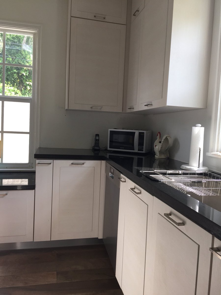 groupeuroprojec's tweet photo. Great #coralgables #kitchen project #groupeuroprojects #whitekitchen #raised #panel #kitchencabinets #blessed #happyclient @BlumInc #customkitchencabinets #granitecountertop #undermountsink #undercabinetlights #lovewhatwedo #lovemyjob #custom #soft #close #customcabinets #miami https://t.co/nb7Kbt99C0
