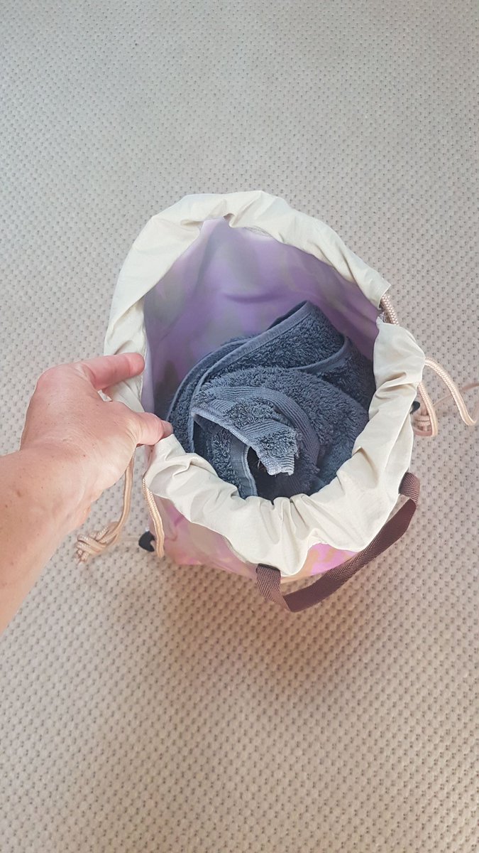 SplashBags's tweet photo. Wet beach towels and cozzies?? We have you covered ✔😁 The new range of casual designs is ready!! #training #swimming #beach #gym #laundry https://t.co/0IBbV0SY12