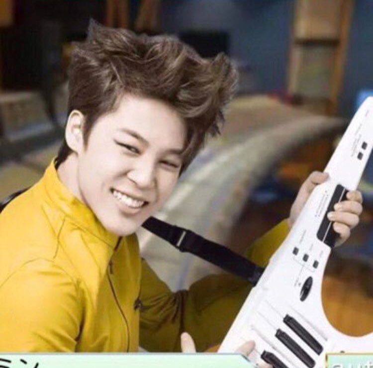 peachievmin's tweet photo. can someone please tell me what rock band this is 😩😩

#iHeartAwards #BestBoyBand #BTS @BTS_twt https://t.co/hI1uMoVqLy