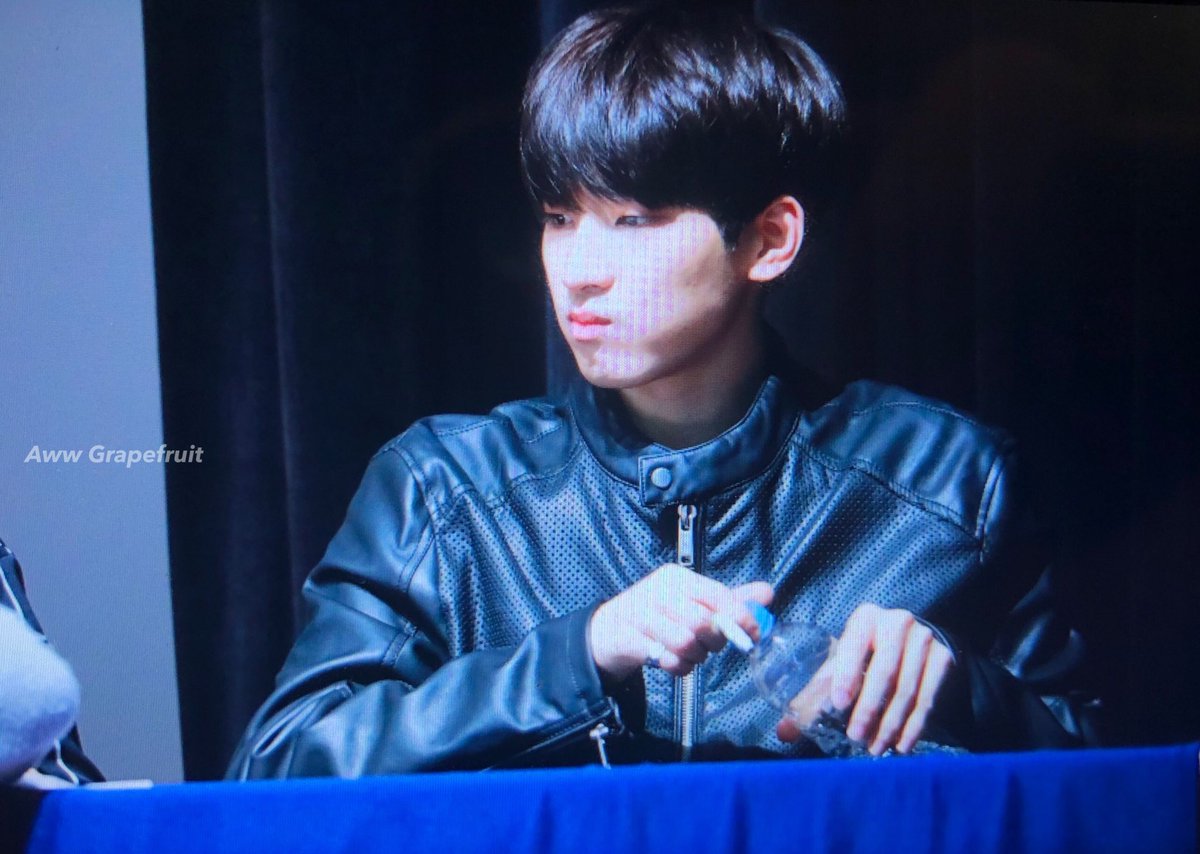 180210 미화당 팬사인회 <a href="/pledis_17/">세븐틴(SEVENTEEN)</a> 
#WONWOO #원우 #세븐틴 #SEVENTEEN