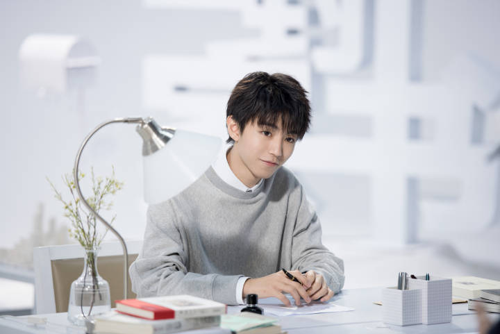 karrywangstudio's tweet photo. 凯Boss写 #一封家书，致最爱的你😘😘😘 https://t.co/g7cveXblNH