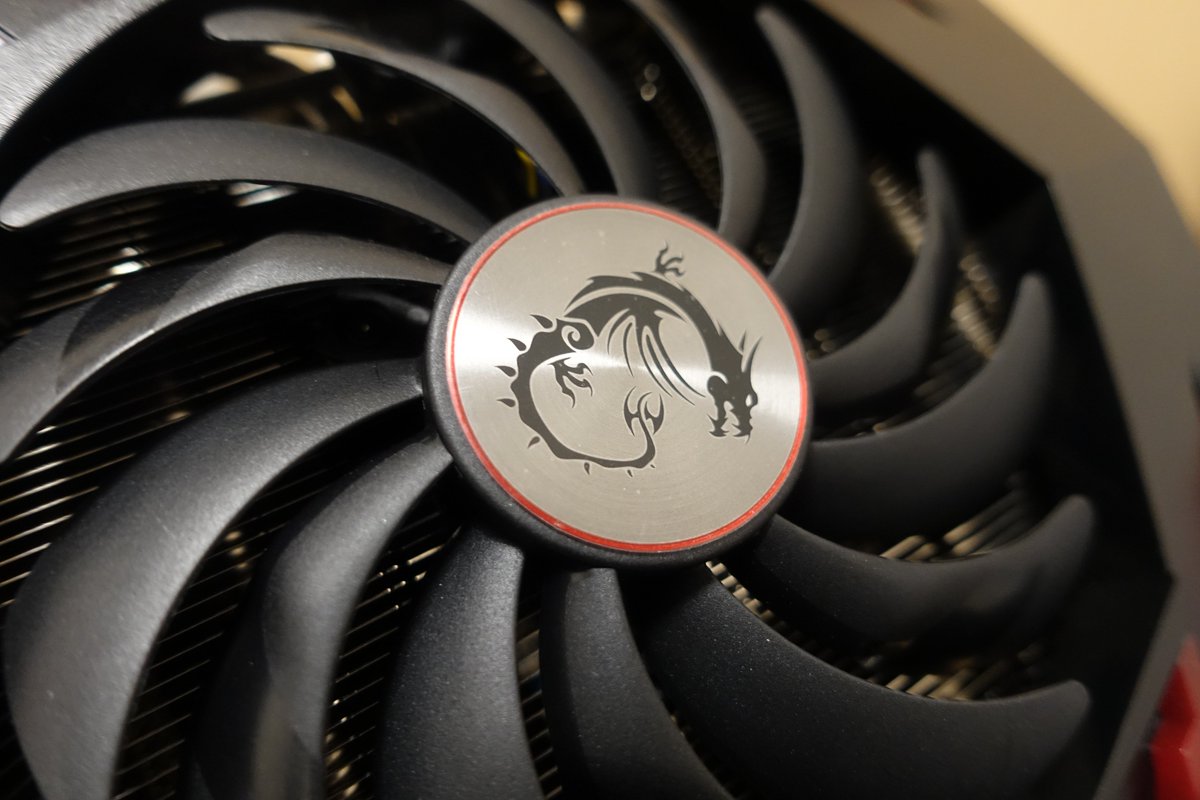 MASAI_Fischers's tweet photo. 余ったパーツとMSIマザーとグラボで友人のPCを組んだ。やっぱMSI製のパーツは一つ一つかっけえ。

前回PC壊れたときの話だけど、CPUが死んでいなければこのシルバーカラーのマザーボードで運用するつもりだった。
#MSI https://t.co/LHVqEStuim