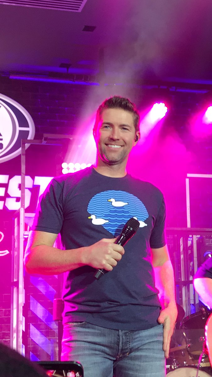 CardeliPaula's tweet photo. Listened to some great music tonight @BPVSTL.  Come back soon @joshturnermusic. https://t.co/uyE3mhEWY1
