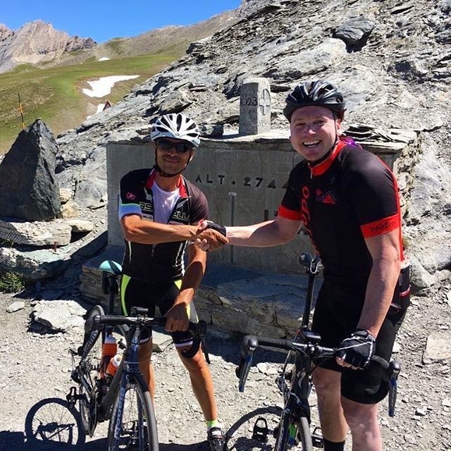 VeloTopo's tweet photo. Sprint 🇦🇺 vs 🇮🇹.
#Cycling in the #Alps #Italy and #France. #italianalps #colagnel #roadbike #cyclingtour #cyclinglife #cyclingphotos #ロードバイク #ヒルクライム #サイクリング #アルプス #VeloTopoBikeTours https://t.co/grKjjN3fuc https://t.co/RveCa616eg