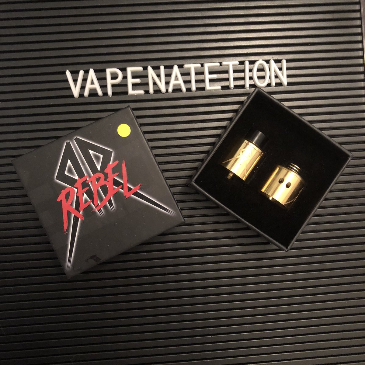 vapeNATEtion's tweet photo. My latest review is up on the #recoilrebel by @GrimmGreen go to and check it out on my blog link in my bio #grimmarmy #vapefam #VapeOn #VAPE #vapelife #VapeNation #vapecommunity #vapedaily #vapefamily #vapejuice #blog #blogger https://t.co/XAevOm5I48