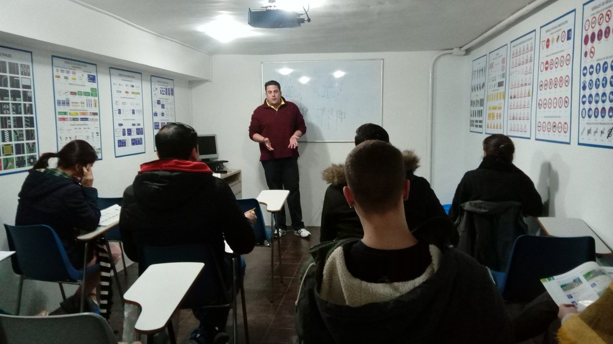 Que mejor manera de empezar el sabado con nuestro intensivo para poder obtener el teórico en un dia!!!! 😀😀😀😀No dudes en apuntarte al próximo!!! 👏👏👏👏👏
INFÓRMATE SIN COMPROMISO