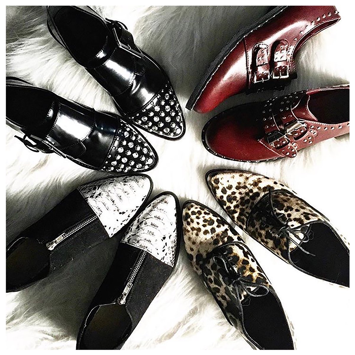 buzzao_officiel's tweet photo. Une petite partie du shoesing de @loladelavega ! On adore ♡
#buzzao #buzzaoofficiel #buzzaoenpromo #trend #bottines #daim #red #redmood #feelingred #tendance #snowingday #profitezen #soldes #sales #newweek #winterishere #superoutfit #takeoff #wintersale #instashoes #shoesaddict https://t.co/jREX0SI5H6