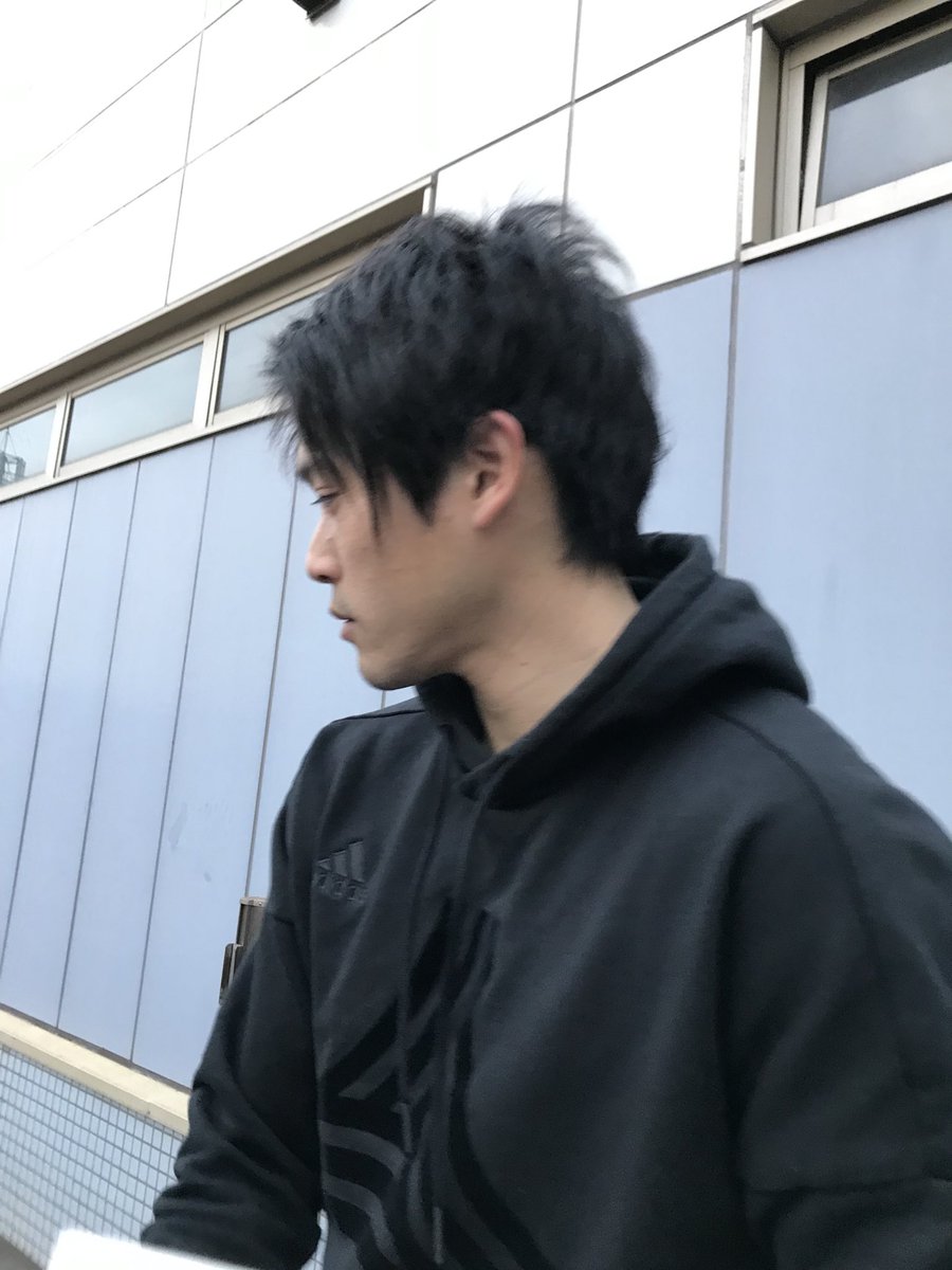 onuma04010's tweet photo. 2/10午後からも練習に来ていた篤人くん。
やっとサインもらえて良かった😊 https://t.co/RpUdWasE09