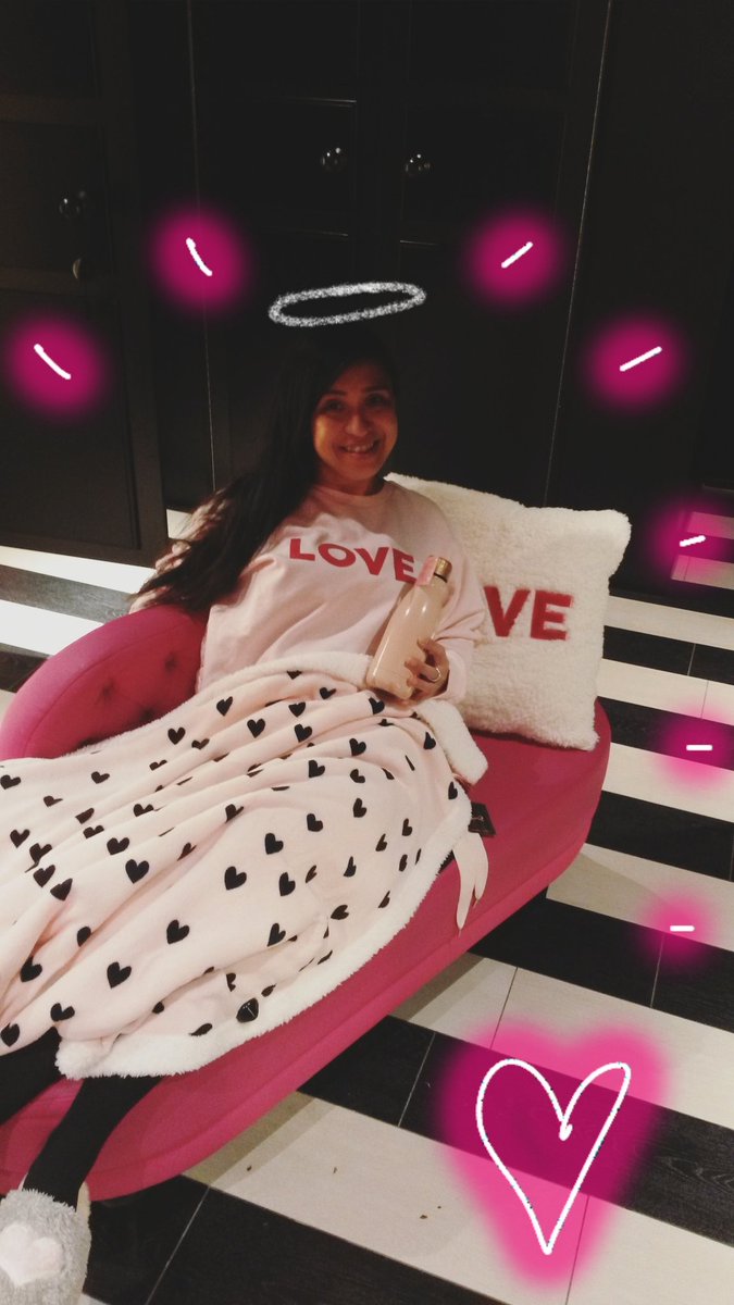 Feeling cozy, warm &amp; heavenly👼😄 with my 🎀 <a href="/Hunkemoller/">Hunkemöller</a> #HKM 💗#FebruaryFavorites 💕 ! @Sylpieron @blok_maud <a href="/CorienHkm/">corien van benthem hkm</a> @DianeVanGool #hkmacademy #HKMAmsterdam #hkmflagship #hkmfun #hkmcollection