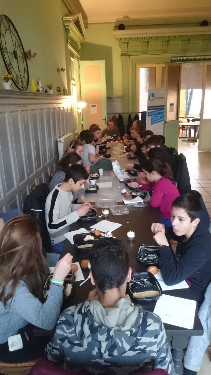 alain_Gely's tweet photo. Dieuze, c'est la pause au hackathon collèges. #Gen #Mosl #hackcolleges @GENumerique @OpenEdge_Fr https://t.co/cKNsUMjqYF