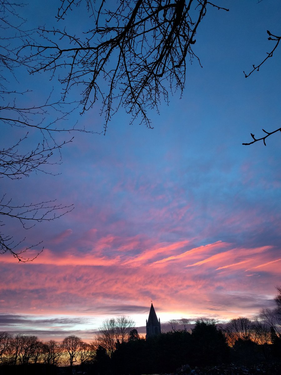 Beautiful sunrise, even if there's rain on the way! #sunrise #Stamford #Barnack #Lincolnshire #Cambridgeshire