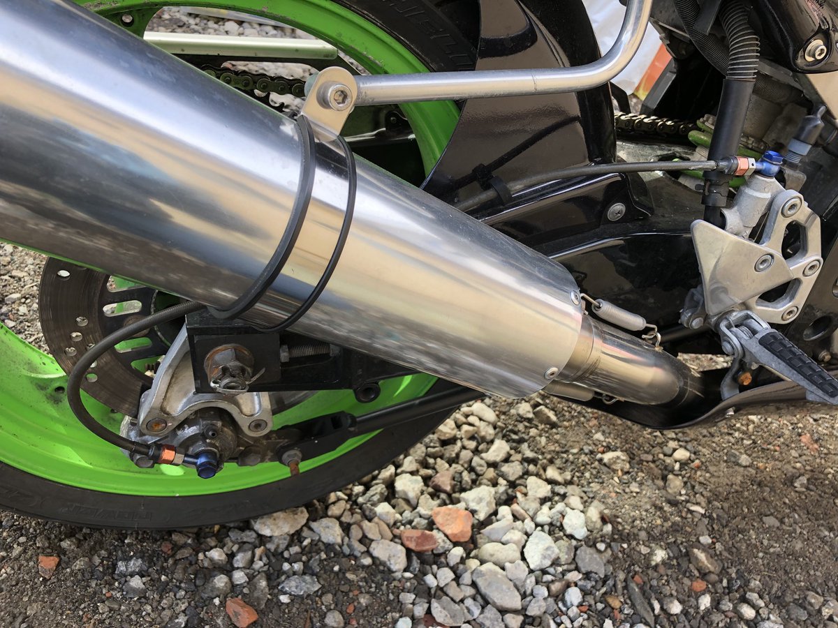 ZXR_ninja400's tweet photo. 【リヤブレーキホース交換】
AC パフォーマンスにしてみた!
#ZXR400 #整備 #メンテナンス #ブレーキホース #ACperformance https://t.co/UnlekWquVA