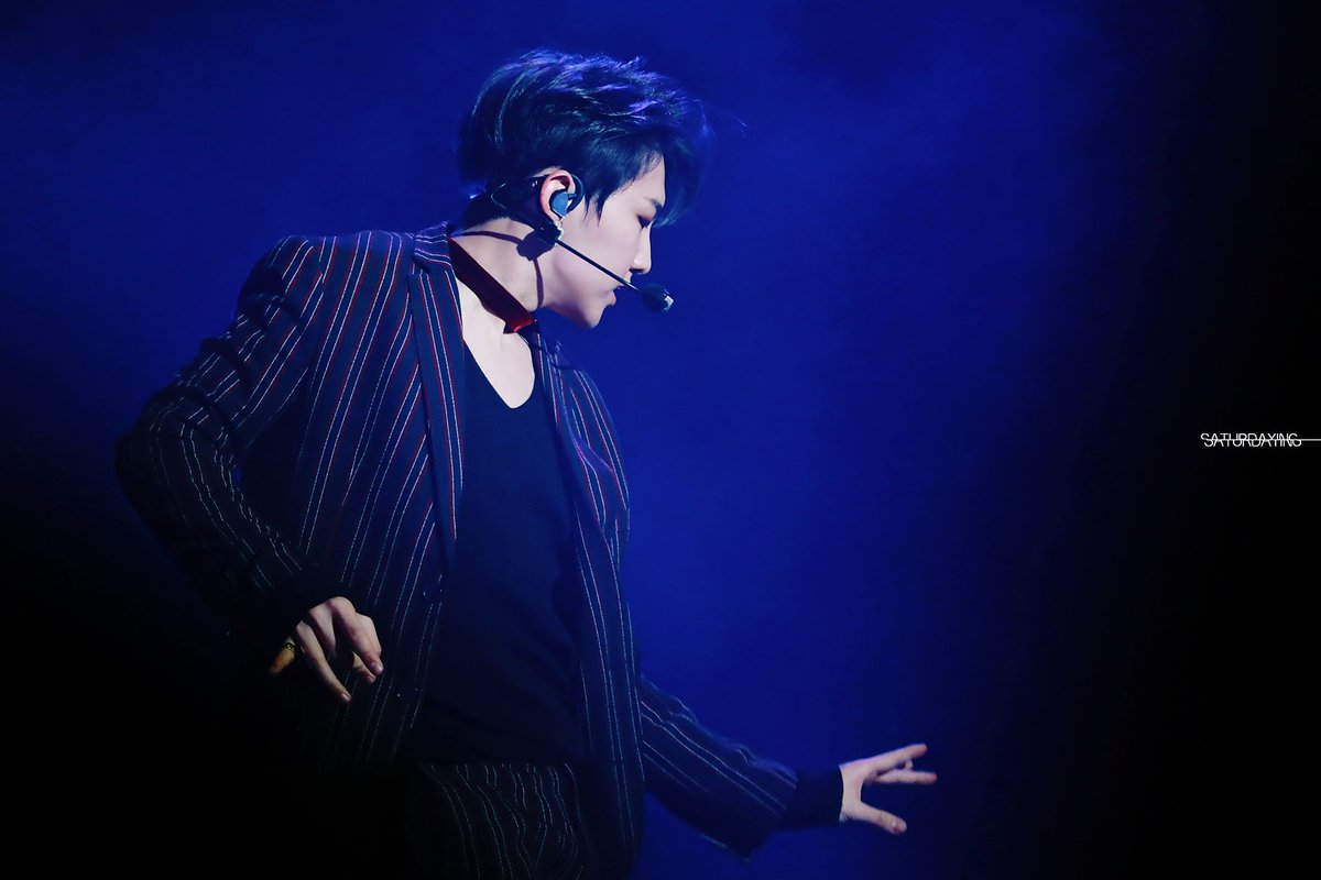 Hoshi_tomtom's tweet photo. 나의 색, 그대의 빛

그대는 내게, 계속 머물렀으면 하는 아름다운 빛
어떤 아름다운 마음이 반사되어 나를 비추길래
우리의 춤은 여전하게 흐르는 음악에 맞춰 계속 되겠지
차분하게 내려앉은 찬란함이여라

헤엄치는 우주/ Your. B https://t.co/6M5W67Y38q