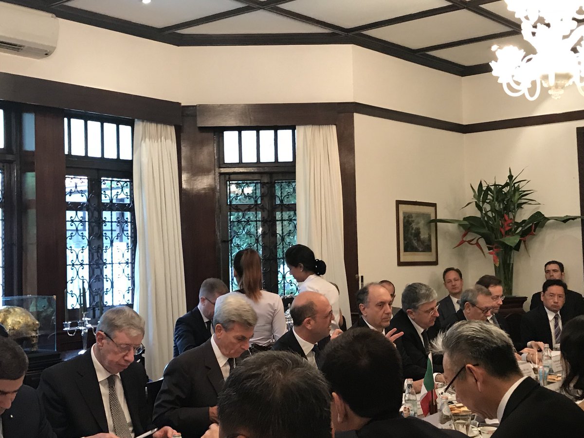 ITABangkok's tweet photo. Visita ieri a Bangkok del Ministro degli Esteri Angelino  Alfano che ha incontrato i rappresentanti del business Forum Italia - Thailandia. https://t.co/lY7szqPtr8