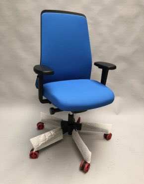 Sale Every van Interstuhl, bureaudraaistoel blauw met synchroontechniek