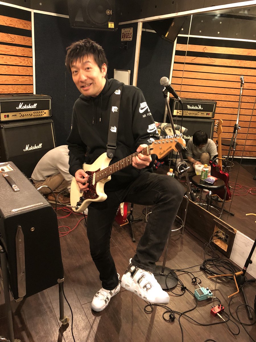 daisike241's tweet photo. エアーダイシケバンドバージョン。
#nike #moreuptempo #airforce1 #モアテン #fender #fendercyclone #cyclone #ナイキ https://t.co/04XUWVfMhZ