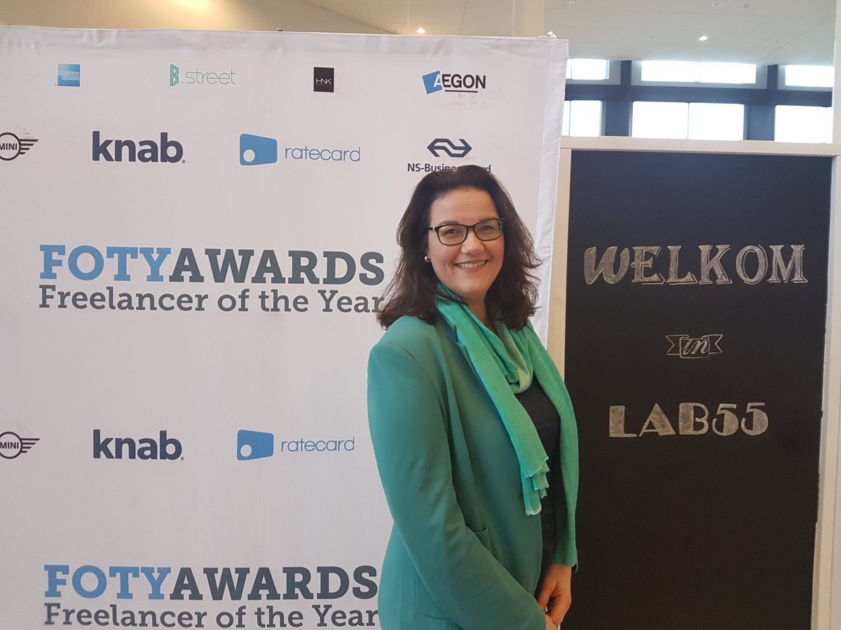 DeYogaboerderij's tweet photo. Vandaag is de fotoshoot en de opname van de pitchvideo. Ik ben één van de 100 finalisten van de #fotyawards.
op een prachtige plek van @centraalbeheer
Ze hebben ook een #seatstomeet #Lab55 #centraalbeheer #knab #nsbusinesscard #MINI ##ratecard https://t.co/BcGnnnKKgV