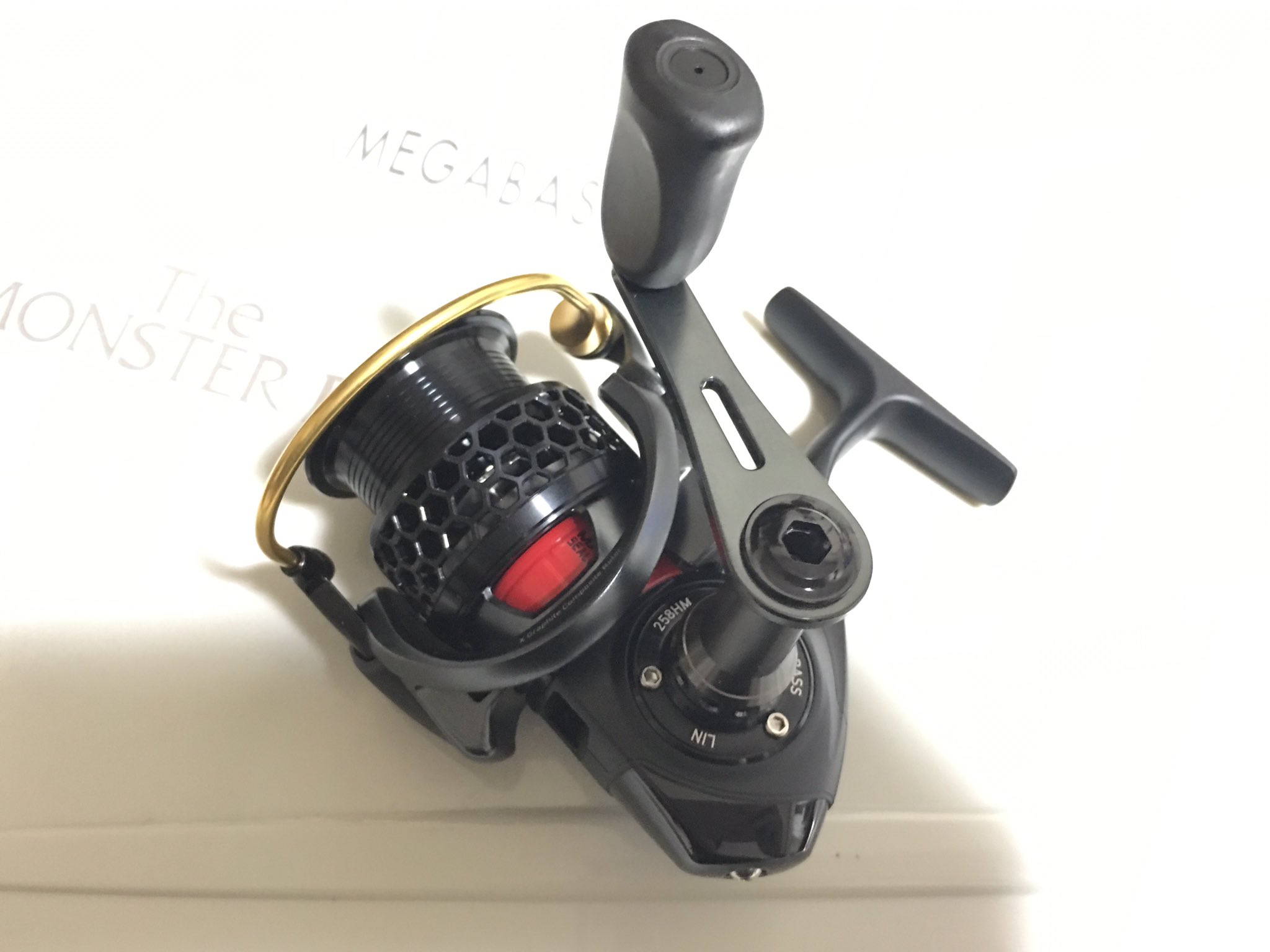 メガバス LIN 258 HM スピニングリール卸売り