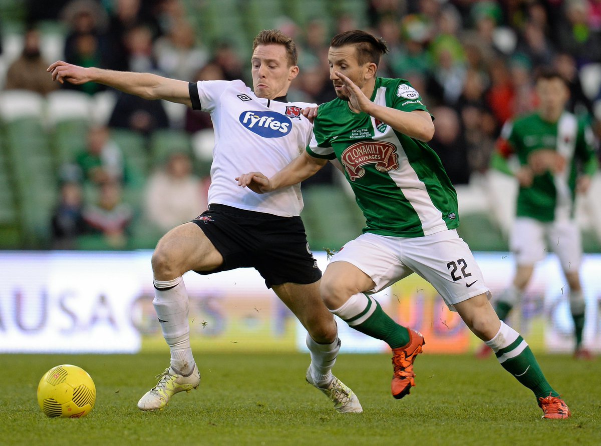 Everyone at #DundalkFC would like to send their condolences to the family and friends of Liam Miller, following the sad news that he has lost his battle with cancer.