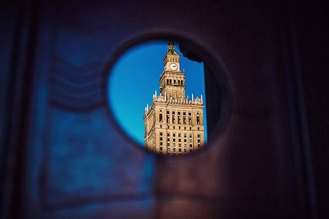 ewitsoe's tweet photo. Portal.
#Warsaw, Poland
Winter
.
.
.
#ewitsoe #streets_vision #publicimage #artofvisuals #streetshared #bravogreatphoto #urbanandstreet #eclectic_shotz #createcommune #expofilm #shotzdelight #theimaged #randommagazines #ourmoodydays #lifeofadventure #st… https://t.co/FSrhDpQN11 https://t.co/iG9SEZFy7A