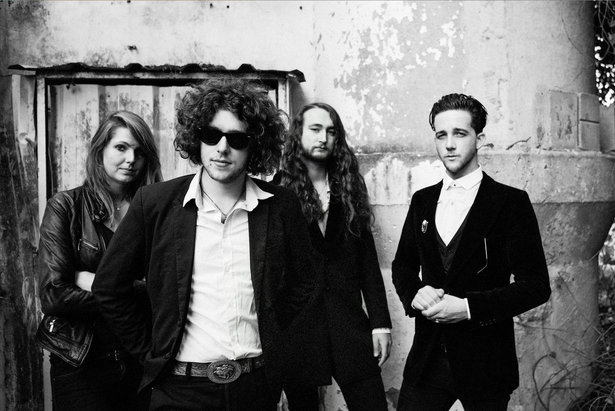 Afgelopen donderdag kwam hun EP #DeathUnderTheSun uit en a.s. donderdag hebben ze een releaseshow in de <a href="/SugarfactoryNL/">Sugar Factory</a>. <a href="/TheSilverfaces/">The Silverfaces</a> komen vanmiddag optreden bij Muziekcafé op <a href="/NPORadio2/">NPO Radio 2</a>! Kom het optreden gratis bezichtigen in <a href="/deVorstin/">De Vorstin</a>!