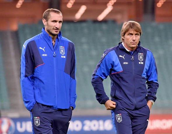 PurelyFootball's tweet photo. "When you finish training with Antonio Conte, you are dead. You are not tired, you are dead."

- Giorgio Chiellini on life under Antonio Conte. https://t.co/IeSPP0aZ8U