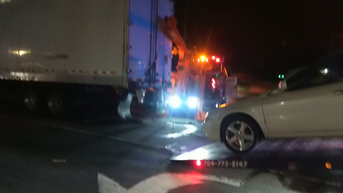 PrecisionMaint's tweet image. A little lift 40000lbs #precision strong #mightymouse20ton