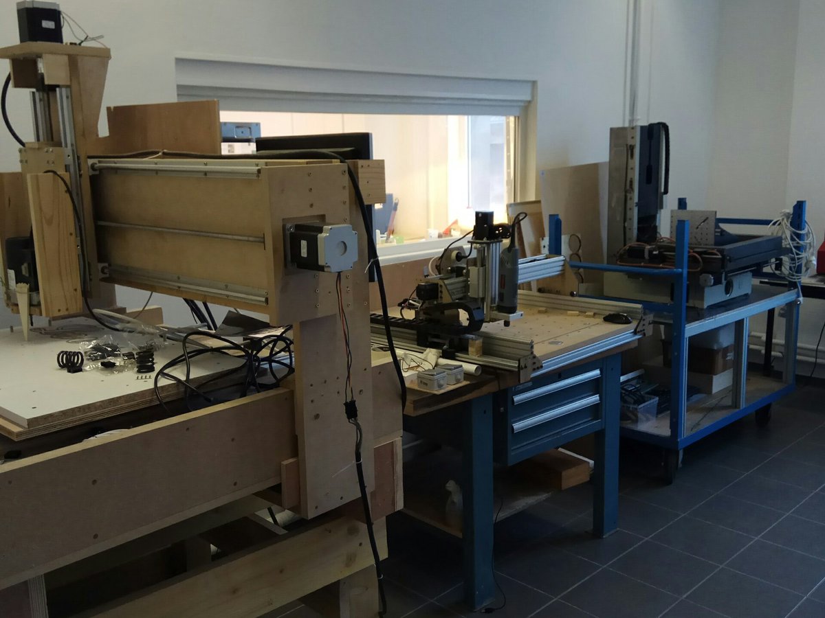 GENumerique's tweet photo. La salle des PC est déjà occupée.. bientôt ce sera celle des machines ! La découpe laser est déjà occupée en tout cas.. #thilab #hackcolleges https://t.co/cE3jSgjyF3