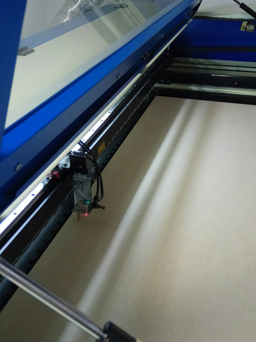 GENumerique's tweet photo. La salle des PC est déjà occupée.. bientôt ce sera celle des machines ! La découpe laser est déjà occupée en tout cas.. #thilab #hackcolleges https://t.co/cE3jSgjyF3