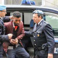 Oggi antifascisti a Macerata per inneggiare a cinque assassini nigeriani: siete la vergogna dell'Italia che piange Pamela seviziata, massacrata, distrutta da quelle belve