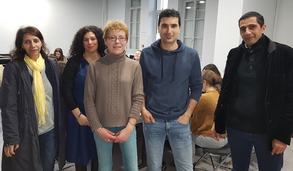 LpoA_Fournier32's tweet photo. Grâce à Mme Duffard , nous avons fait la connaissance de LIOR qui a quitté #ISRAEL il y a plusieurs années et vit dans le #GERS . LIOR nous a initiés aux saveurs de sa cuisine et à sa culture . Merci pour ce bel échange stimulant ! #AP2nde #JusteHumains #ParcoursCitoyen32 https://t.co/zuiGlWrpqQ
