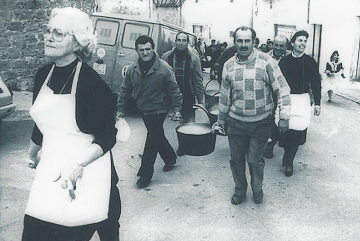 ajverges's tweet photo. Recordeu que demà 11F hi haurà #LaPassada de @LaSopaVerges
• De 9 a 11 h: “La Passada” pels afores de la vila.
• De 11.30 a 13.00 h: Cercavila amb els gegants i capgrossos de #Verges, acompanyats pels @Gralluts de Palamós.
I dimarts 13F #LaSopadeVerges. Som-hi! https://t.co/kPd2dMDlMk