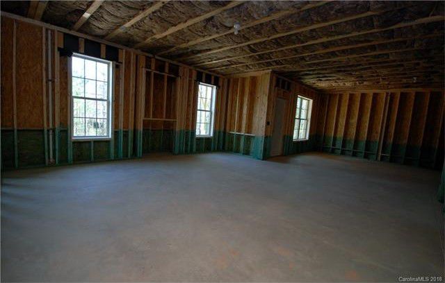 JamesCustomHome's tweet photo. The Kiliian Estate #quickmoveinhome features a spacious #basement ready to be finished! #Dontmissout on the #lastopportunity to own a #newhome in our 7-home community of Wesley Pond! https://t.co/kEngGJSKVl
#charlotte #waxhaw #wesleychapel #customhome #realestate #home https://t.co/76OJyio5Ll