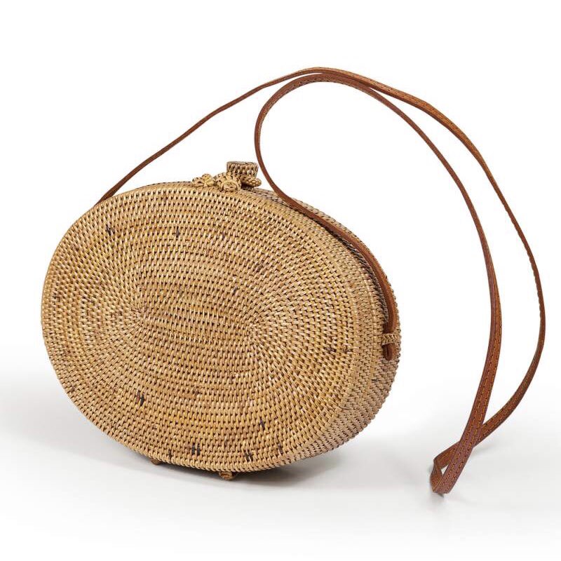 Botsboutique's tweet photo. NEW! De Wicker Bag van Watercult ♡ Van dit rotan tasje krijg je toch spontaan zin om een vakantie te boeken naar een tropische bestemming?! 🌴 #newin #roundbag #summeressential #watercult #watercultbeachwear #botsmode #dordrecht https://t.co/gIOdKeofHw