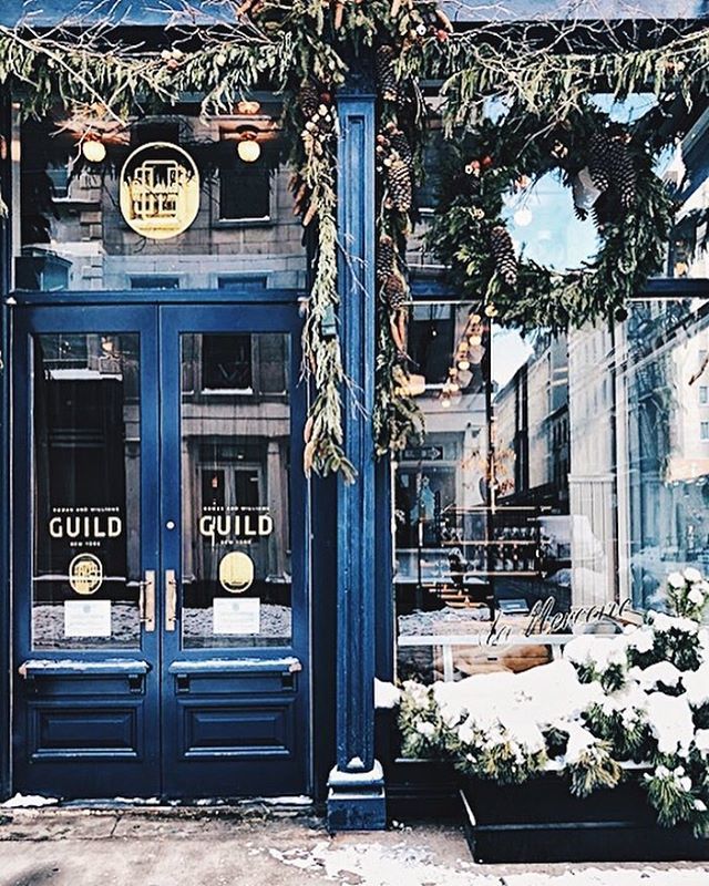 aspoonfultweets's tweet image. Sharing advice on the perfect NYC winter day over on @bdebytes’s blog which involves my new favorite spot for ☕️ &amp;amp; 🥐 @lamerceriecafe at the Insta-trending @rwguild ift.tt/2nQoles