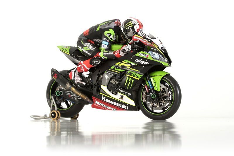 MOTOINSIGNIA's tweet photo. VIDEO: Kawasaki quiere la quinta corona y así lucirá la Kawasaki Ninja ZX-10RR de WSBK 2018
Ver Video y nota completa aquí - https://t.co/BXQaZLymiu https://t.co/gSibLdWfdw