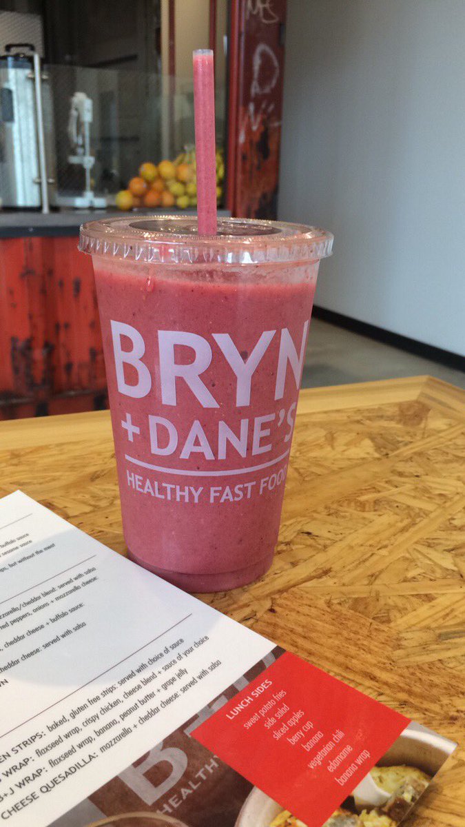 engchik's tweet photo. When I walked in today, the manager was like hey I remember you from Horsham! Sooo glad this place is now in #malvern too! #fastfoodrevolution @BRYNandDANES #smoothies #engchikeats #healthyfastfood https://t.co/oWb9u9uuY6