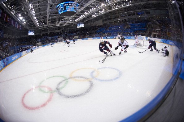 LiAradio's tweet photo. Comenzó #PyeongChang2018 con un torneo de hockey hielo impredecible sin jugadores NHL:

🇨🇦 Oro en las 2 últimas ediciones.
🇷🇺 La favorota con ex NHL como Kovalchuk y Datsyuk.
🇸🇪 Con Rasmus Dahlin, el posible nº 1 del draft NHL.
🇫🇮 5 medallas en las últimas 6 ediciones. https://t.co/MBqJkm3S46