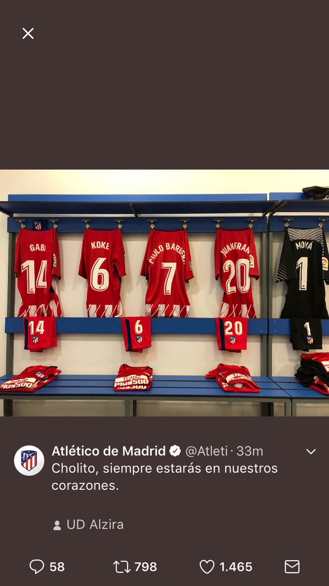 UDAlzira's tweet photo. El @Atleti nos ha sacado lágrimas como puños con los gestos que ha tenido hacia nuestro Cholo Barberà. ¡¡¡Grande Atleti!!! #eternocapitan #todosconCholito #HomenajealCholito https://t.co/XsnN5F3U48