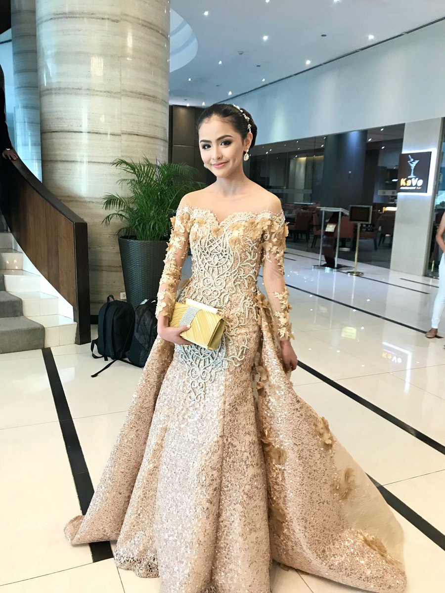 llorentealexa's tweet photo. Prom 2018 💛✨ https://t.co/m5ryoDQCe8