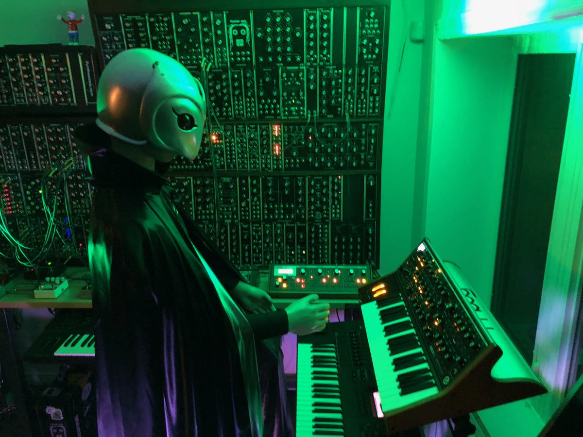 LowerWestSideS's tweet photo. Phantom of The Paradise visits #LowerWestSideStudio. Thanks @IMPaulWilliams and @DePalmaArchives . You've had a huge positive influence. #Moog #Synthesizer #Synthesizersdotcom https://t.co/2x8HZowbn3