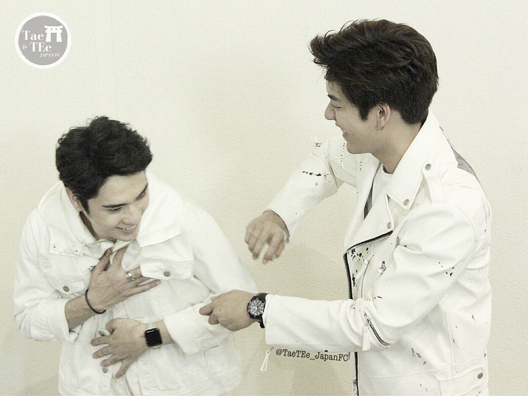 TaeTEe_JapanFC's tweet photo. QBIX Event at Chiang Mai 10/2/18 🏍🛵🕶 ② @tae_darvid @tee_jaruji #อะไรอะไรก็ตี๋ #เต้ติสชีวิตโลเทค #taedarvid #tee_jaruji #teethanapon #TaeTEeJPFC #yamaha #Qbix #SafeRideSaveLife #Bluecore #yamahasocietythailand #revsyourheart #solarboysproject #sbfive https://t.co/VT2vXljvqk