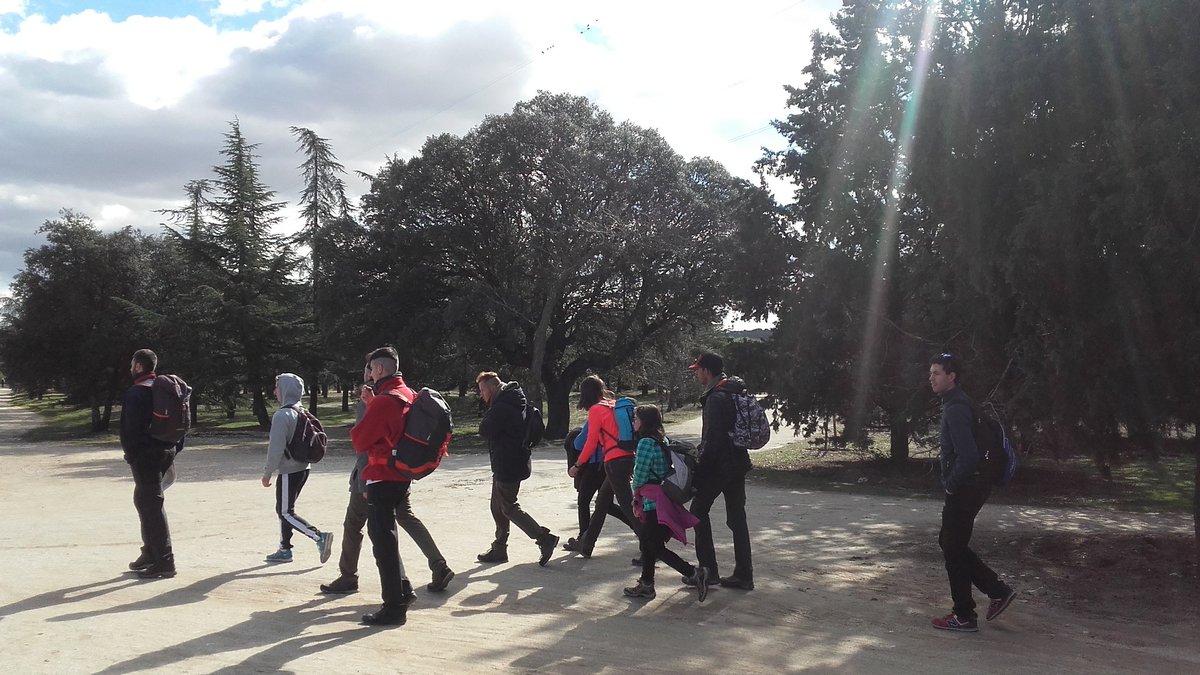 JCMadrid_DC's tweet image. Formando #monitoras y #monitores de #Ocio y #TiempoLibre con @Colegio_Areteia Hoy Técnicas en el Medio Natural 🐾🌄