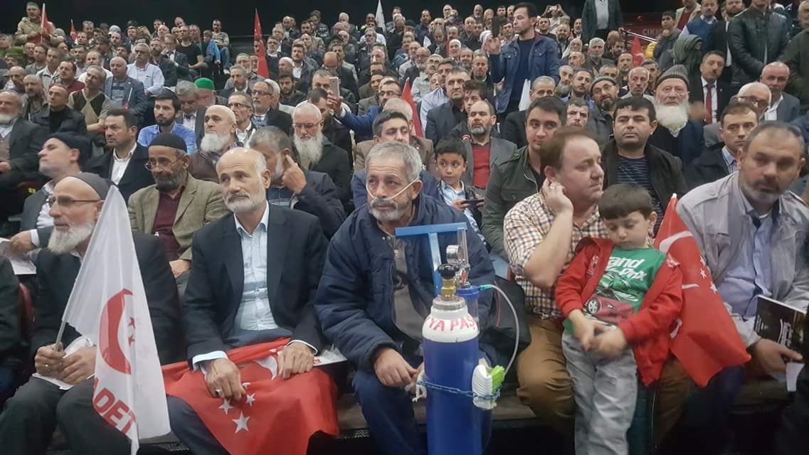 Saadet Partisi Üsküdar teşkilatının güzide mensuplarından, teşkilat çalışmalarında hiçbir şeyi engel görmeyen, oksijen tüpüyle çalışmalara katılan, cihad eden Mustafa BOZOKLU Rahmeti Rahman'a kavuştu.
Mekanı cennet olsun, makamı a'li olsun...