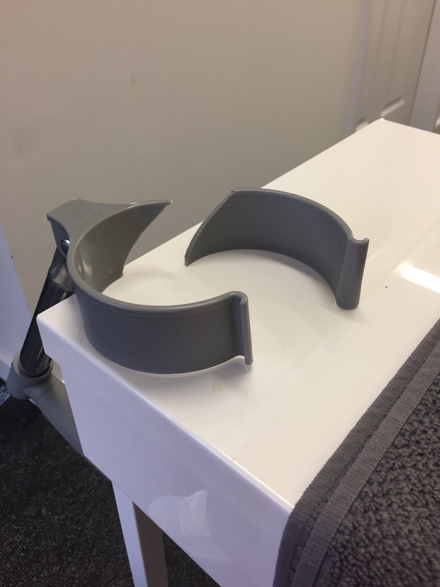 HazelAllen's tweet image. When you fall over so badly that you break your crutches. Ouch. I hurt. 😪😢

#DisabledProblems
#SaturdayMotivation