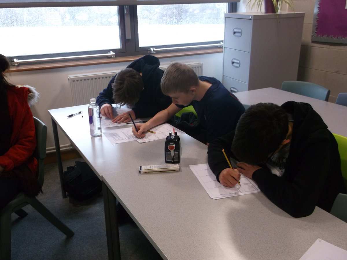 ParkerMedia_'s tweet photo. Year 11 Media students working hard at #Saturdayintervention catching up on coursework https://t.co/3GXCjnzsyp