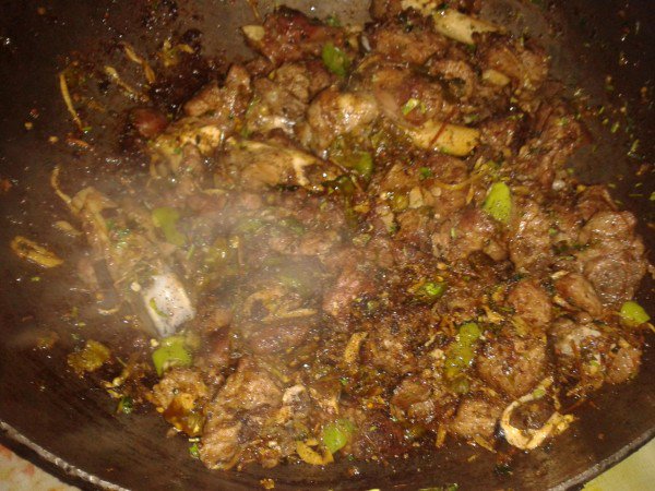 Amazing_pk's tweet photo. Some Of The Famous and Traditional Dishes With Their Specialty Region's Of KPK, Pakistan
1. Chapli Kabab (Takht-I-Bahi)
2. Mutton Karahi (Peshawar)
3. Penda/Sohbat (Waziristan, DI Khan)
4. Kabli Pulawo (Peshawar) https://t.co/uLXSjzh9Y4
