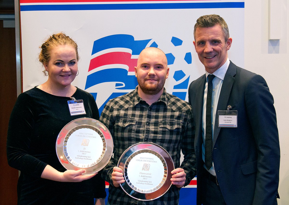 Háttvísisverðlaun fyrir 1. deild kvenna hljóta Hamrarnir og ÍA.