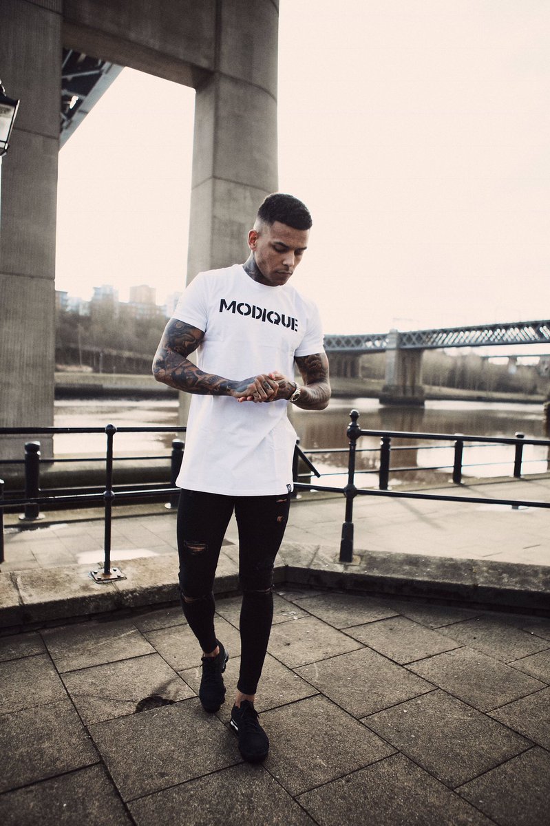 ModiqueClothing's tweet photo. All T-shirts down To £9.99 While Stocks Last 
Shop Here > https://t.co/fdhm17nZpv https://t.co/u5udGbQCyj